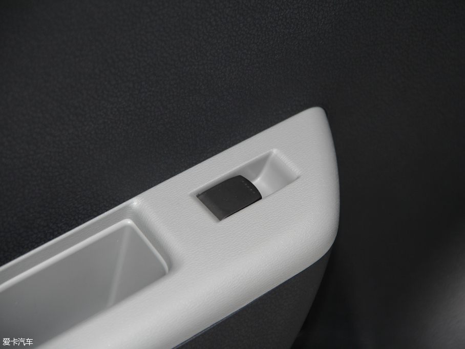 2015?yun)W 1.0L ք(dng)޶