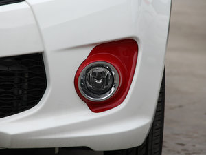 2015款1.0L 手动限定版 前雾灯