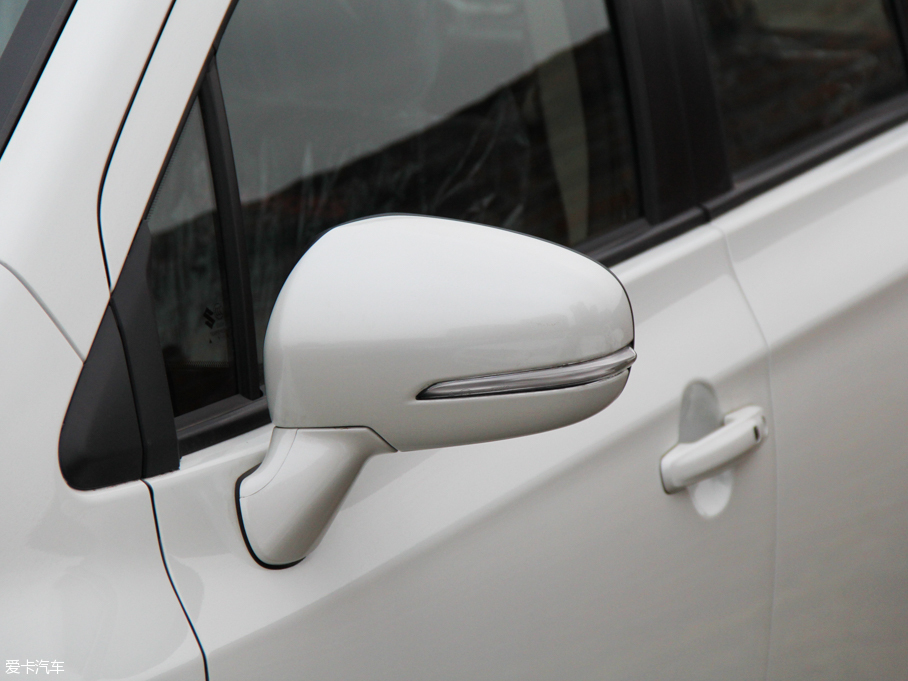 2015hS 1.6L քMȡ (q)