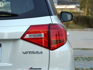 2016款1.4T 自动豪华型 尾灯