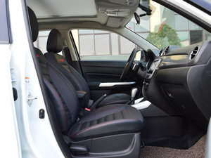 2016款1.4T 自动豪华型 前排空间