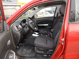 2016款1.6L 手动进取型 前排空间