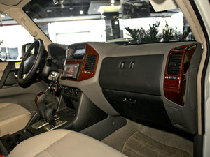 2011款3.0GLX 自动版 中控区