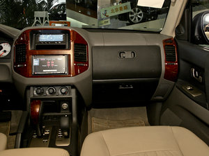 2011款3.0GLX 自动版 中控区