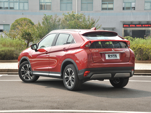 2018款1.5T CVT四驱真我版 左后45度