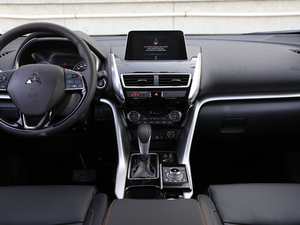 2018款1.5T CVT两驱信念版 中控台