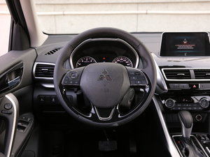 2018款1.5T CVT两驱信念版 方向盘