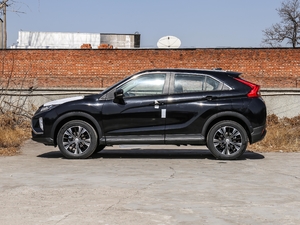 2018款1.5T CVT两驱无畏版 正侧（左）