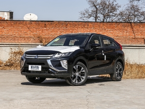 2018款1.5T CVT两驱无畏版 左前45度