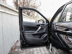 2018款1.5T CVT两驱无畏版 驾驶位车门