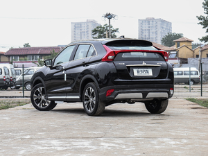 2018款1.5T CVT两驱梦想版 左后45度