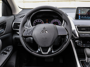 2018款1.5T CVT两驱梦想版 方向盘