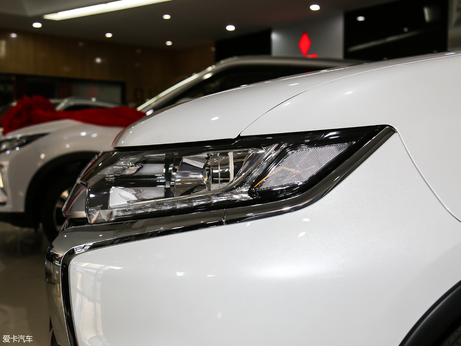 2019W{(ln) 2.0L (q) V