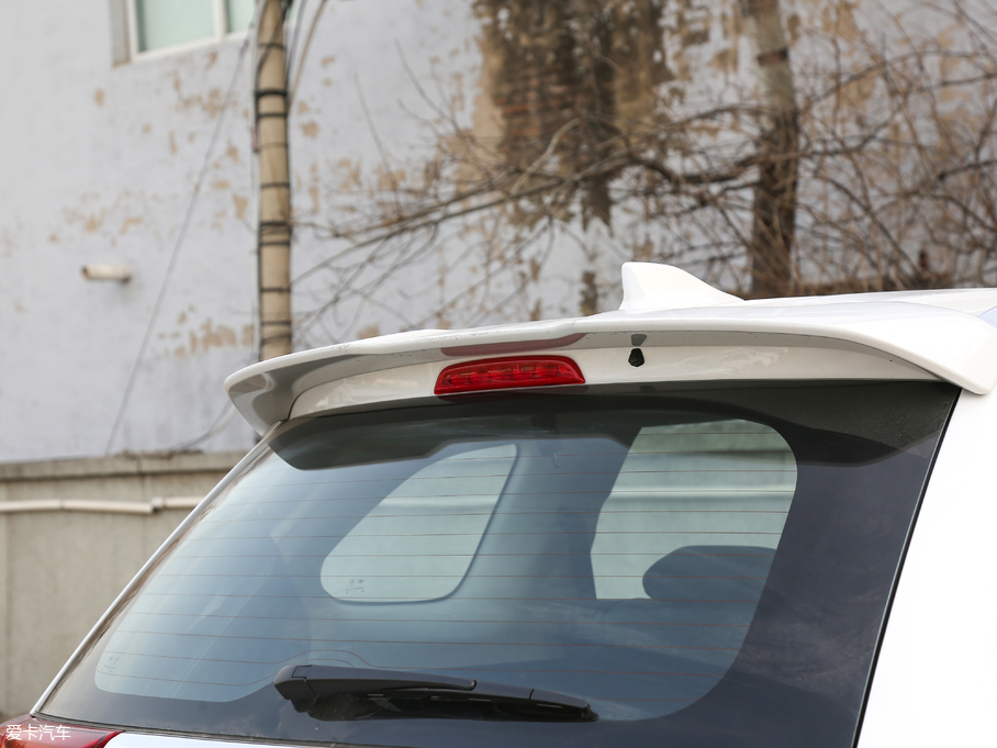 2019W{(ln) 2.4L (q)а (gu)V