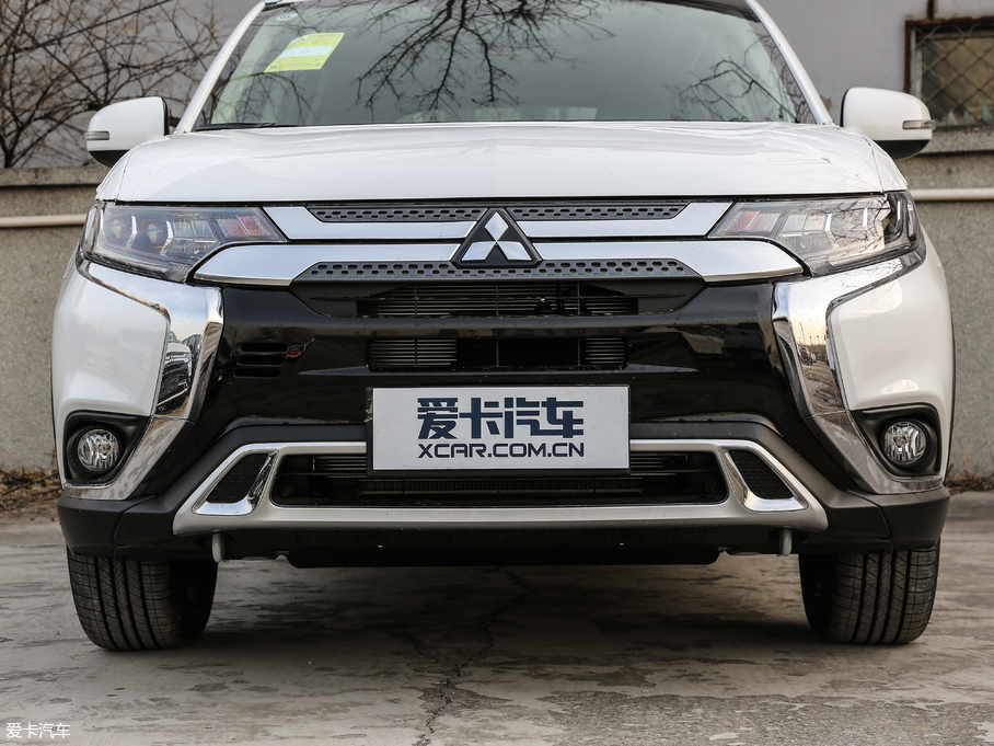 2019W{(ln) 2.4L (q)а V