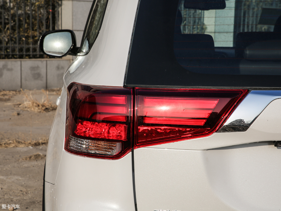 2019W{ 2.0L 򌕳 7 V