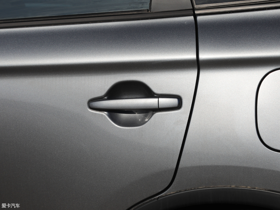 2019W{(ln) 2.0L (q) V