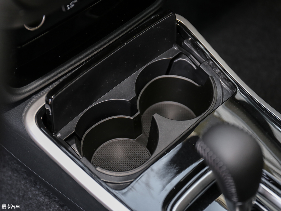 2019W{(ln) 2.4L (q) V