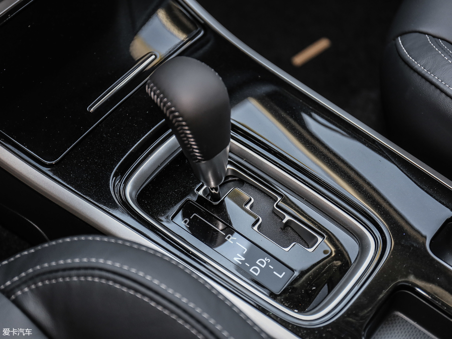 2019W{(ln) 2.0L (q) (gu)V