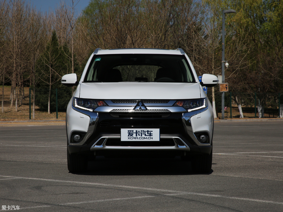 2019W{(ln) 2.4L (q) V