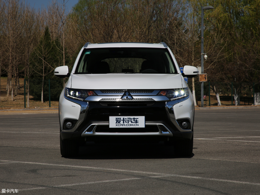 2019W{(ln) 2.4L (q) V