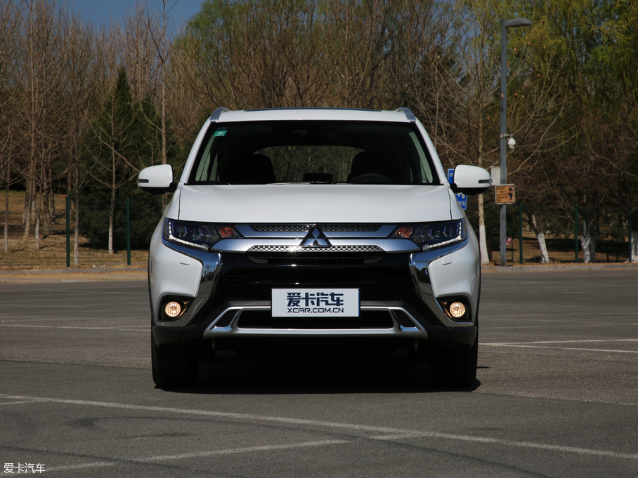 2019W{(ln) 2.4L (q) (gu)V