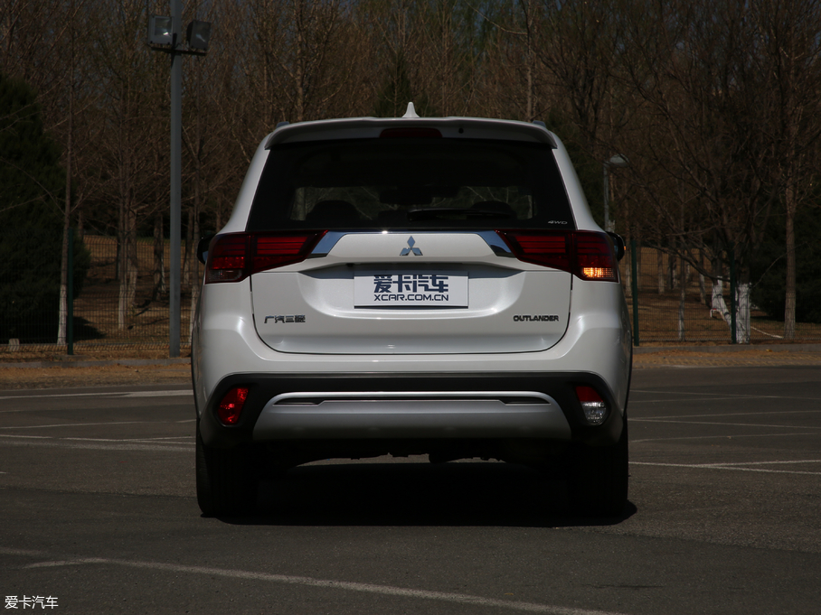 2019W{(ln) 2.4L (q) V