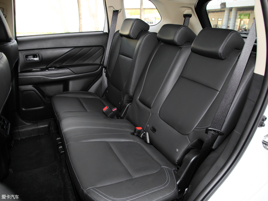 2019W{(ln) 2.4L (q) V