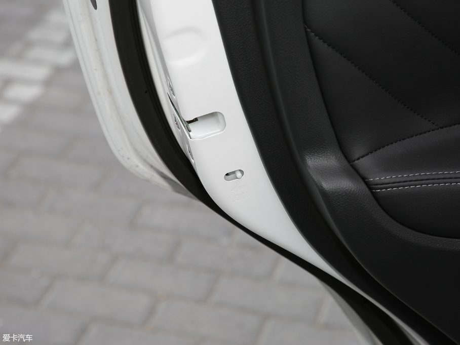 2019W{(ln) 2.4L (q) V