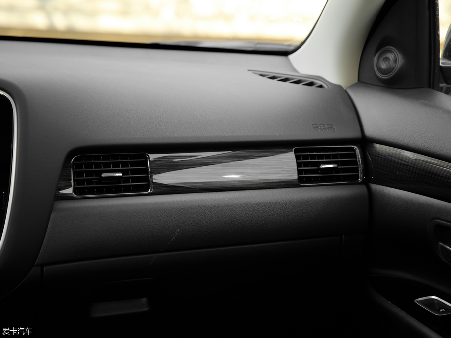 2019W{(ln) 2.4L (q) (gu)V