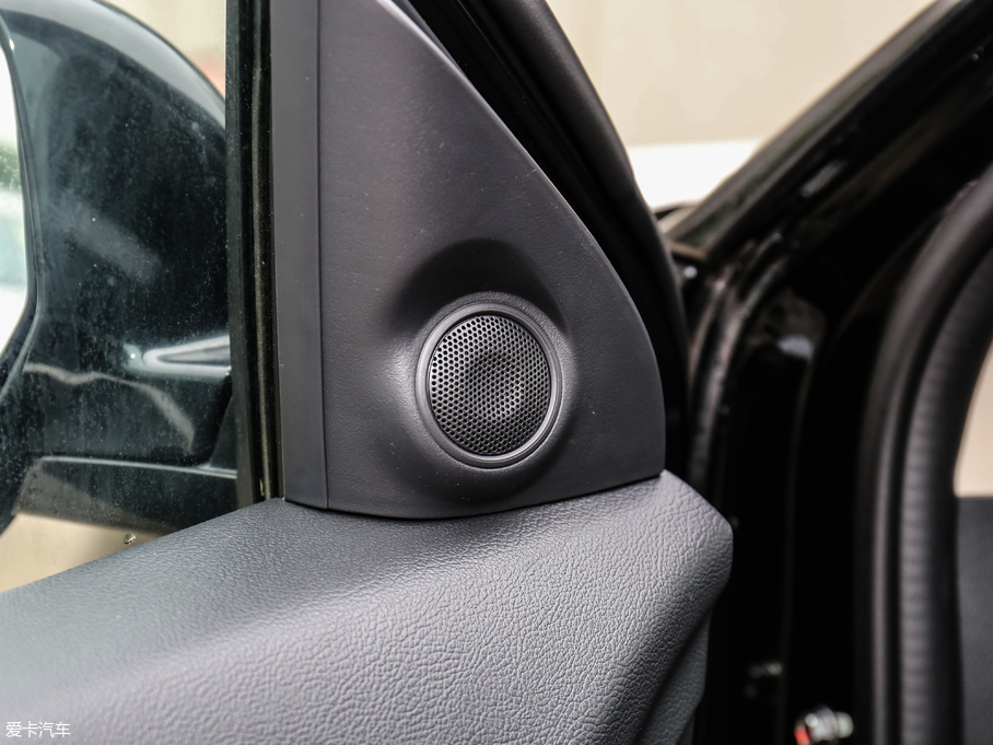 2019W{(ln) 2.4L (q) V