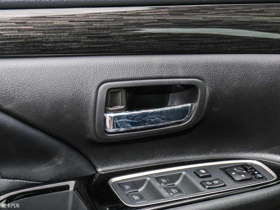 2019W{(ln) 2.4L (q) V