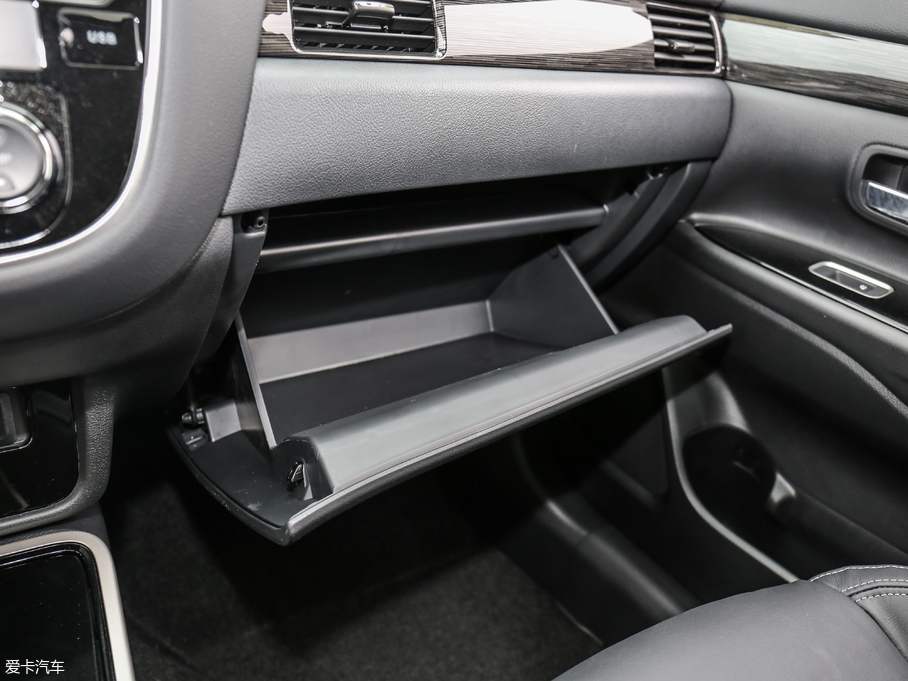 2019W{(ln) 2.4L (q) V