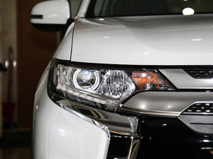 20192.0L (q) V (x)(ji)^