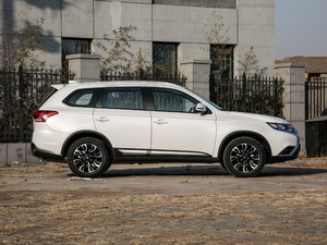 2019款2.0L 两驱畅享版 7座 国V 整体外观