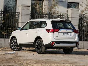 2019款2.0L 两驱畅享版 7座 国V 左后45度