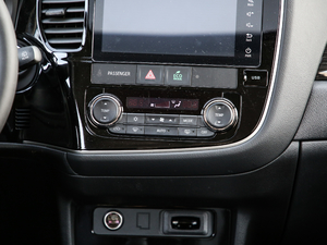 20192.0L 򌕳 7 V {{