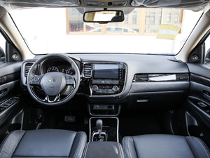 2019款2.0L 两驱畅享版 国V 内饰全景