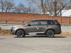 2019款2.0L 两驱畅享版 国V 正侧（左）