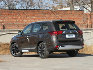 2019款2.0L 两驱畅享版 国V 左后45度