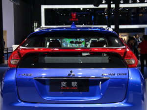 2019款1.5T CVT两驱梦想版 国VI 尾灯