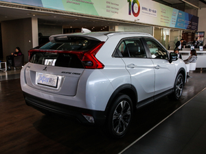 2019款1.5T CVT两驱无畏版 国VI 整体外观