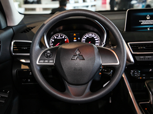 2019款1.5T CVT两驱无畏版 国VI 方向盘