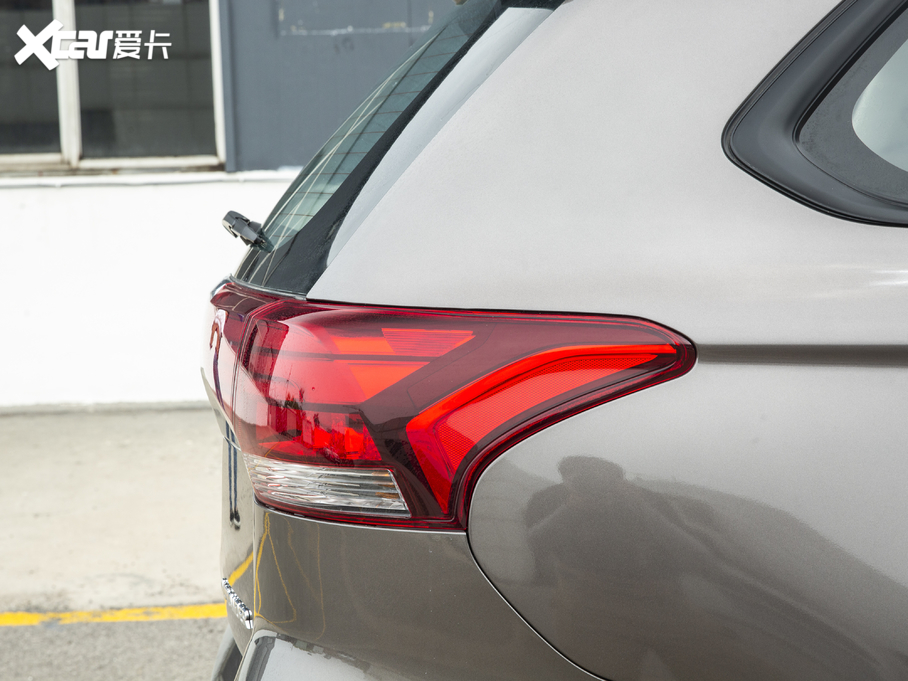 2020W{(ln) 2.0L (q) 5