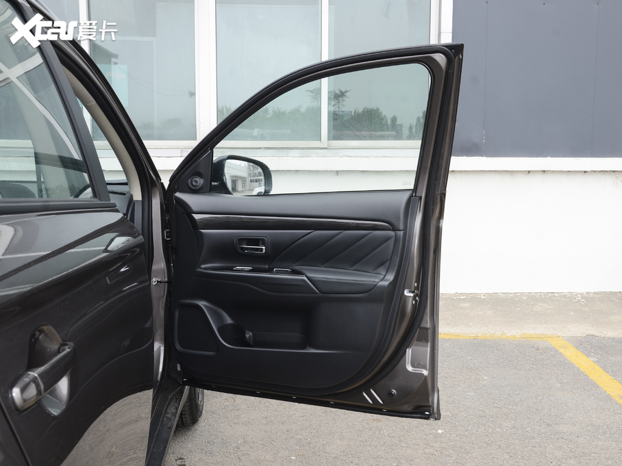 2020W{(ln) 2.0L (q) 5