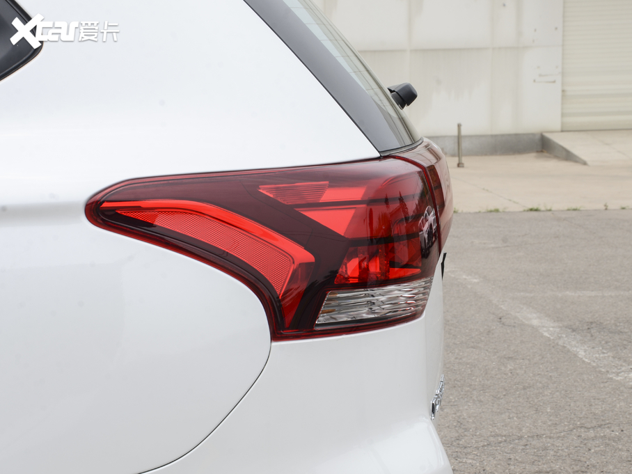 2020W{(ln) 2.0L (q) 7