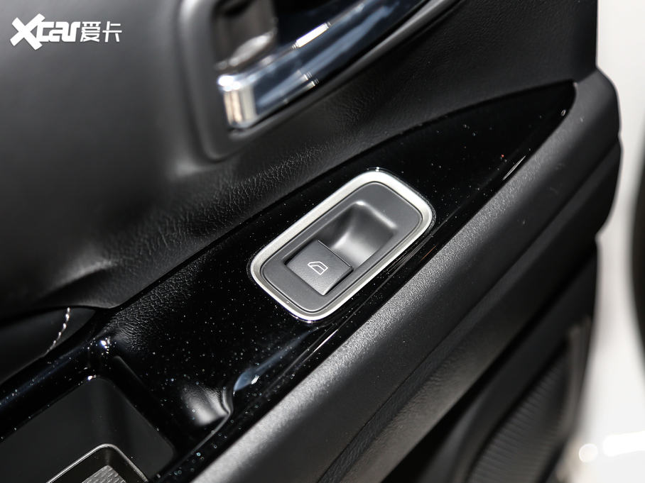 2020W{(ln) 2.4L (q) 7