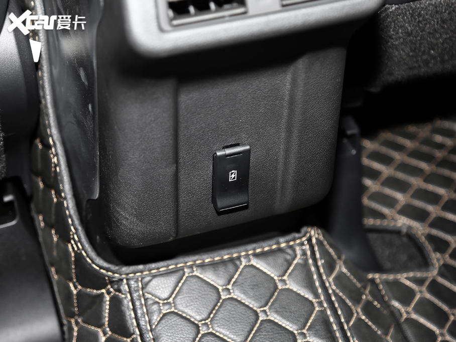 2020W{(ln) 2.4L (q) 7