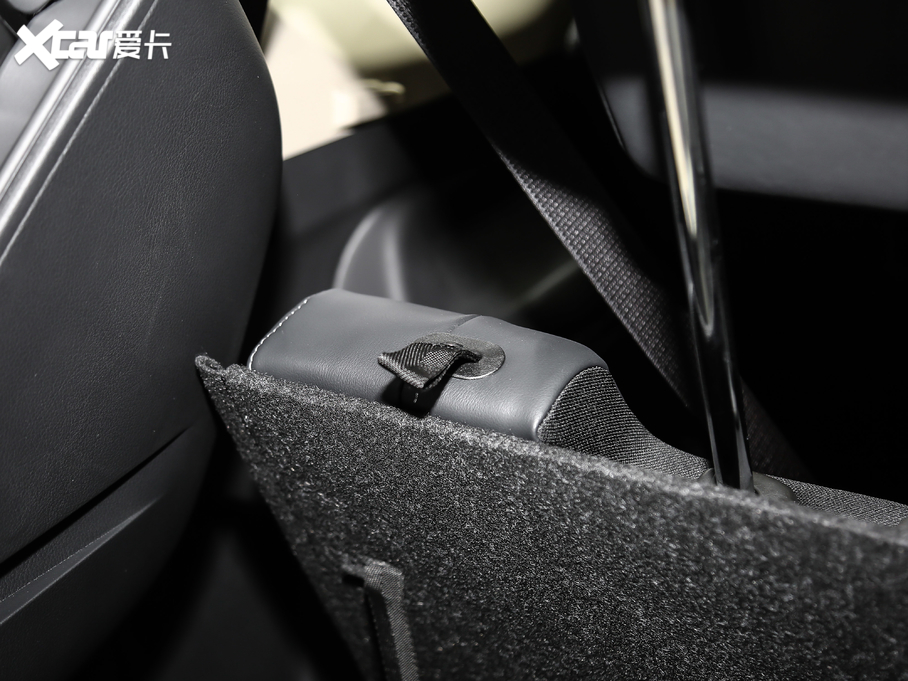 2020W{(ln) 2.4L (q) 7