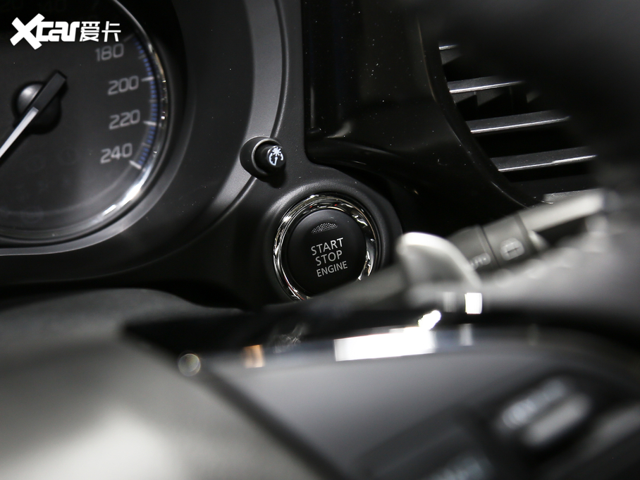 2020W{(ln) 2.4L (q) 7